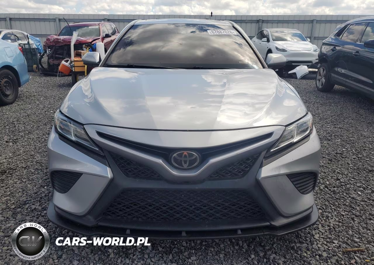 2018 Toyota Camry L VIN:4T1B11HK8JU610302 - 5