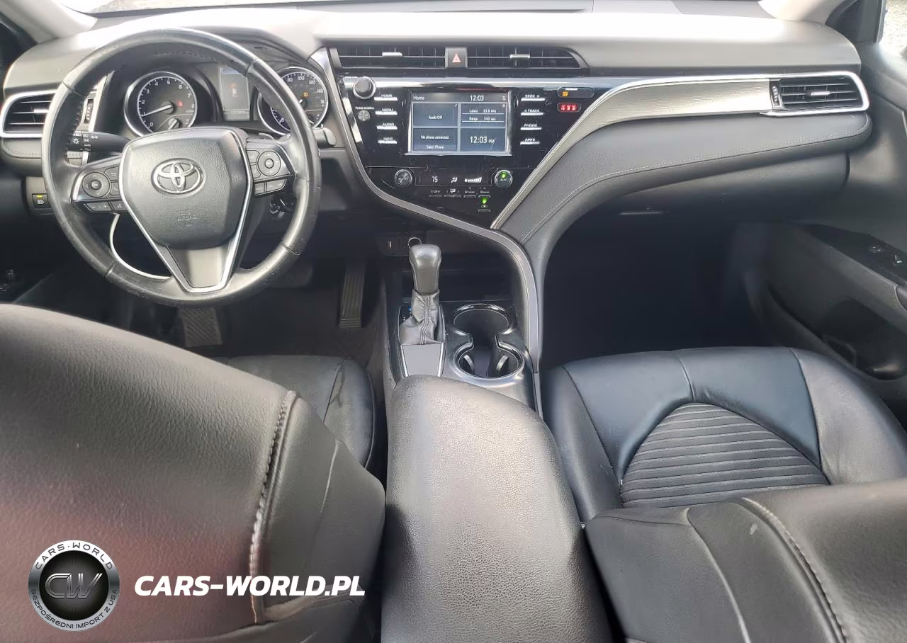 2018 Toyota Camry L VIN:4T1B11HK8JU610302 - 8