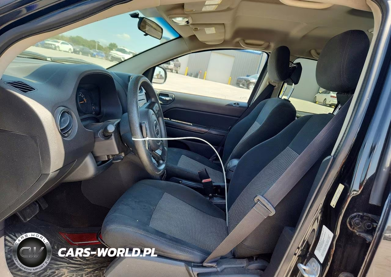 2014 Jeep Compass Sport VIN:1C4NJCBA8ED882044 - 7