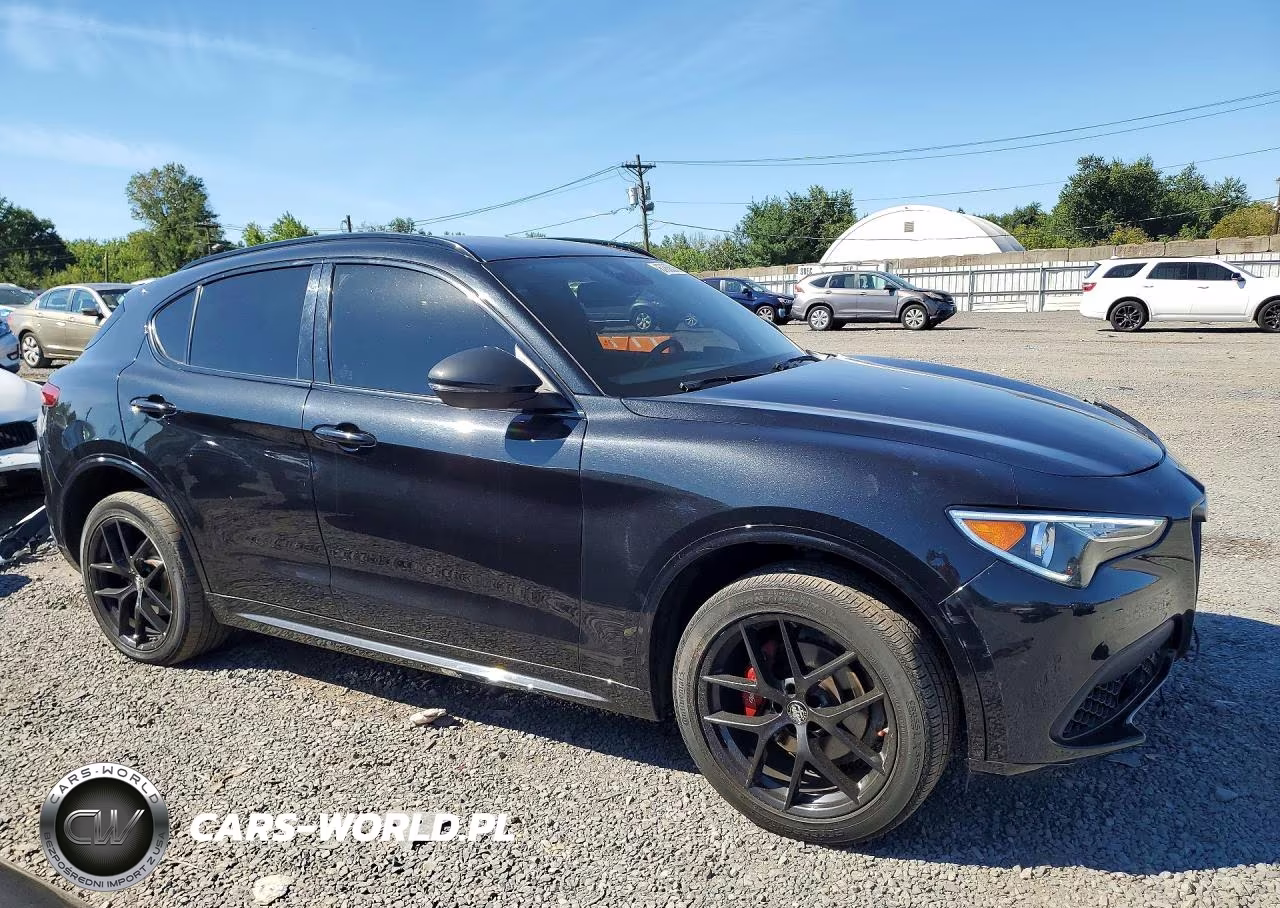 2020 Alfa Romeo Stelvio Ti VIN:ZASPAKBN1L7C76075 - 4