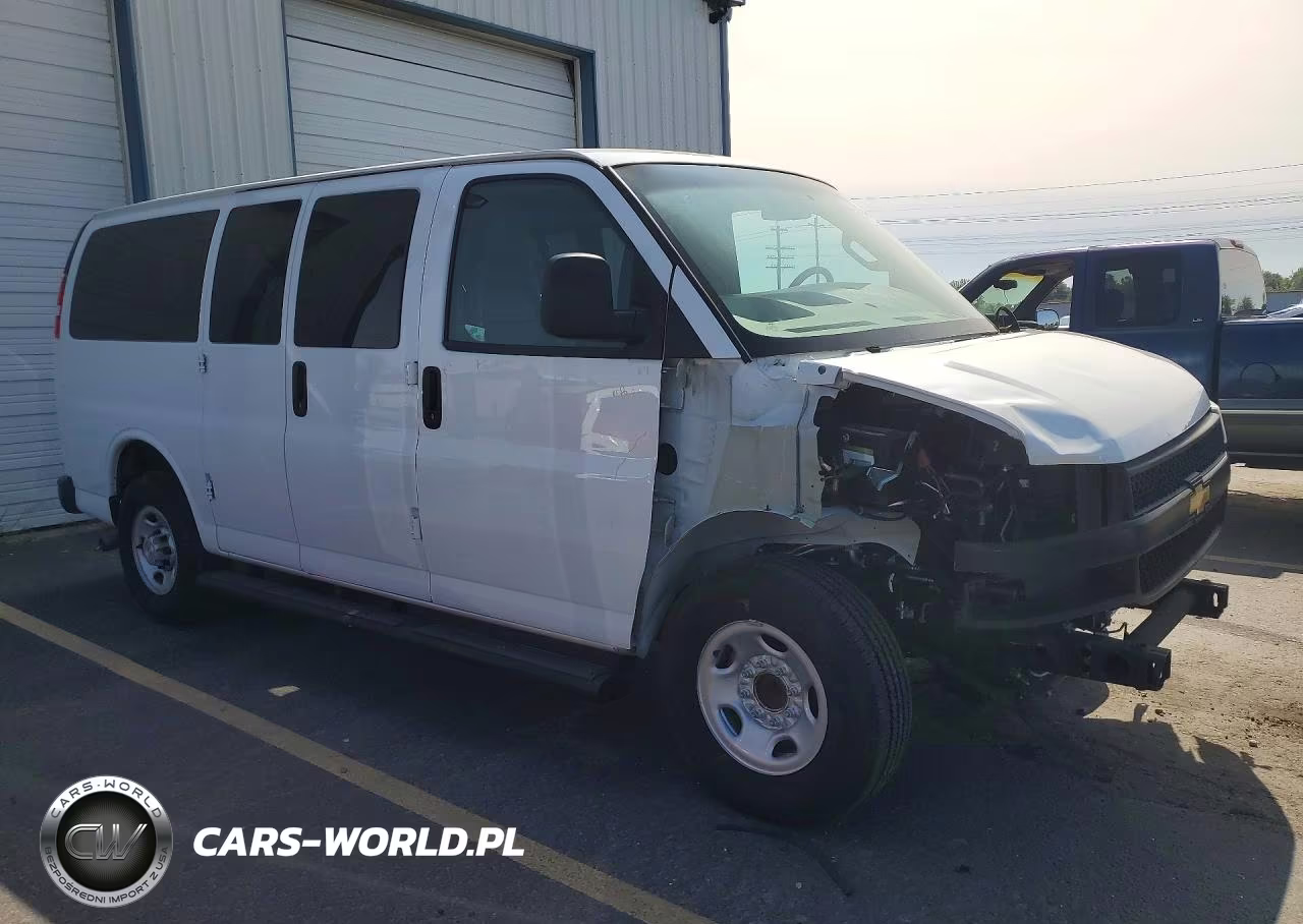 2022 Chevrolet Express Passenger Rwd 2500 Regular Wheelbase Ls VIN:1GAWGEFP3N1179670 - 4