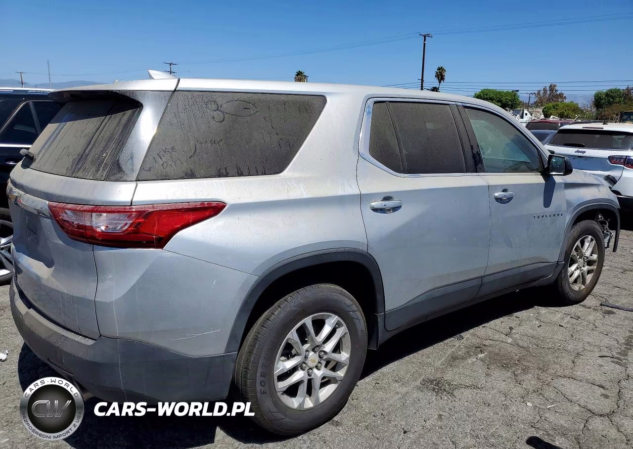 2019 Chevrolet Traverse Ls VIN:1GNERFKW2KJ240249 - 3