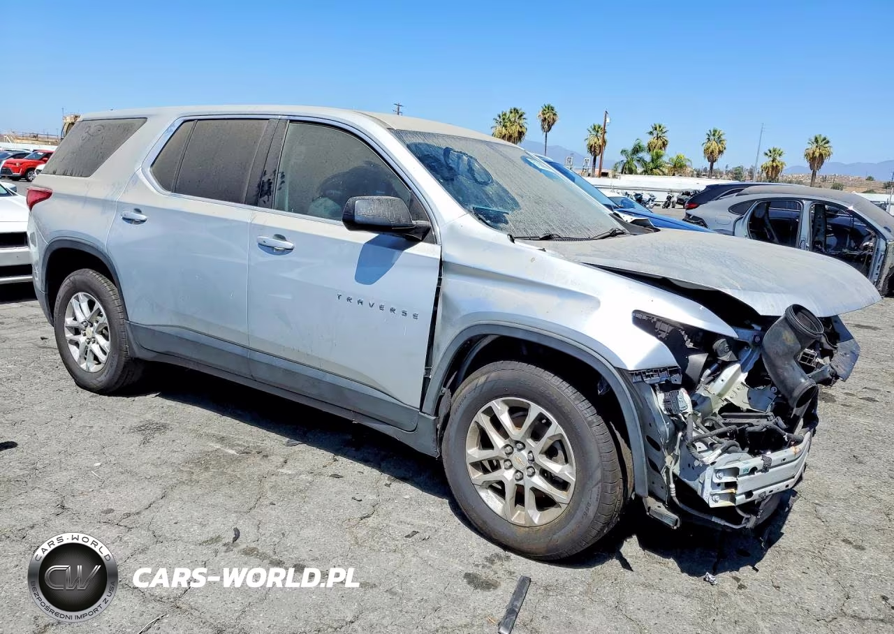 2019 Chevrolet Traverse Ls VIN:1GNERFKW2KJ240249 - 4