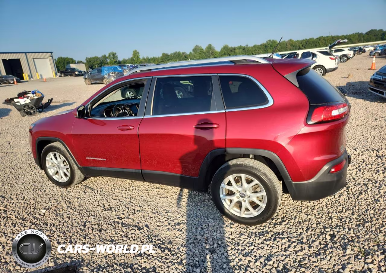 2015 Jeep Cherokee Latitude VIN:1C4PJLCS7FW553521 - 2