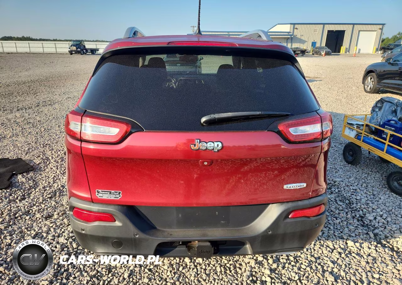2015 Jeep Cherokee Latitude VIN:1C4PJLCS7FW553521 - 6