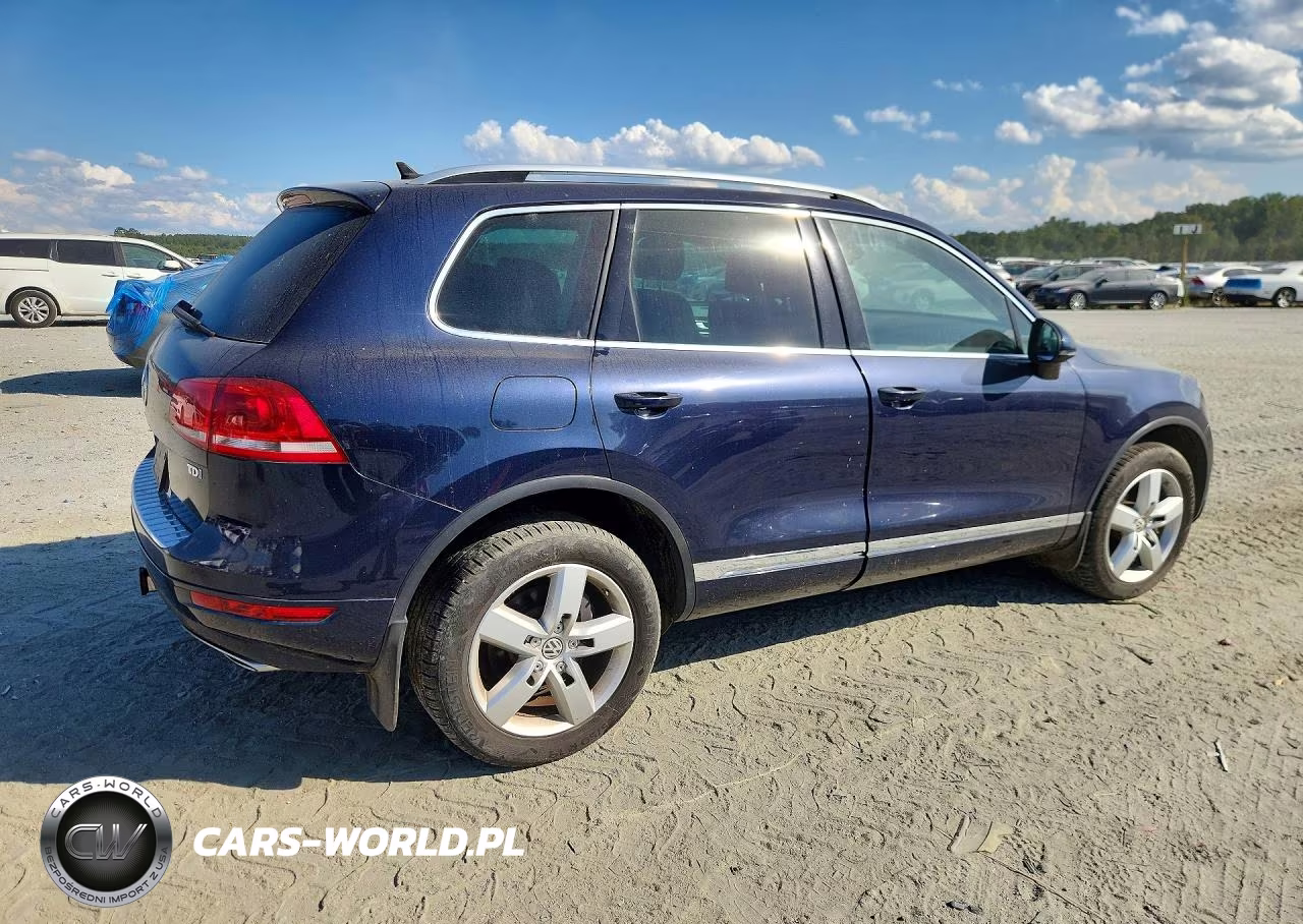 2014 Volkswagen Touareg V6 Tdi VIN:WVGEP9BP1ED014940 - 3