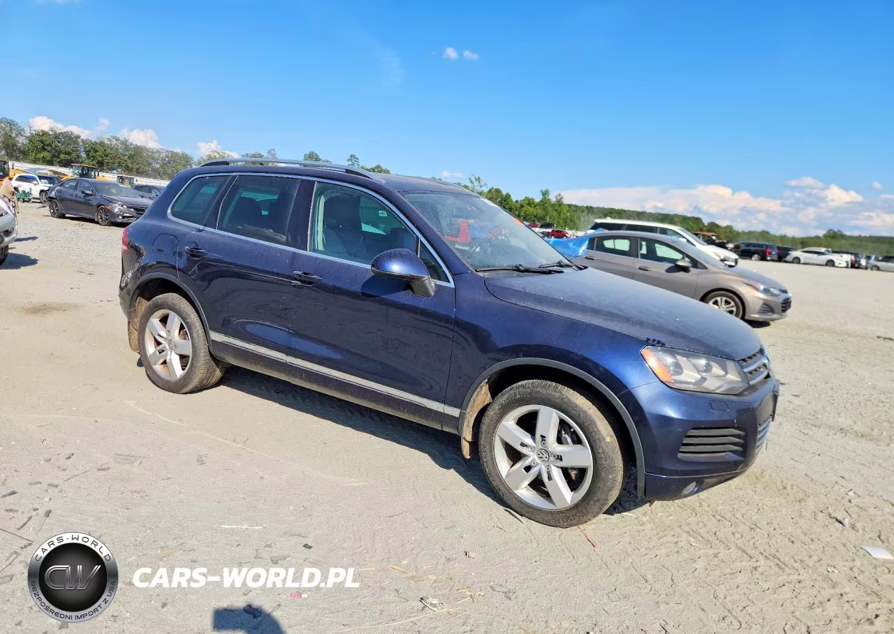 2014 Volkswagen Touareg V6 Tdi VIN:WVGEP9BP1ED014940 - 4