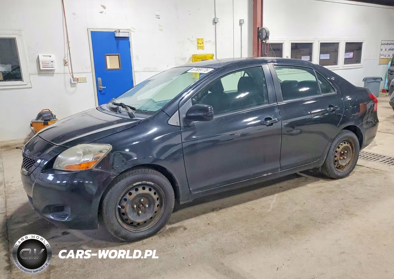 2010 Toyota Yaris Base – zdjęcie 1 z 13