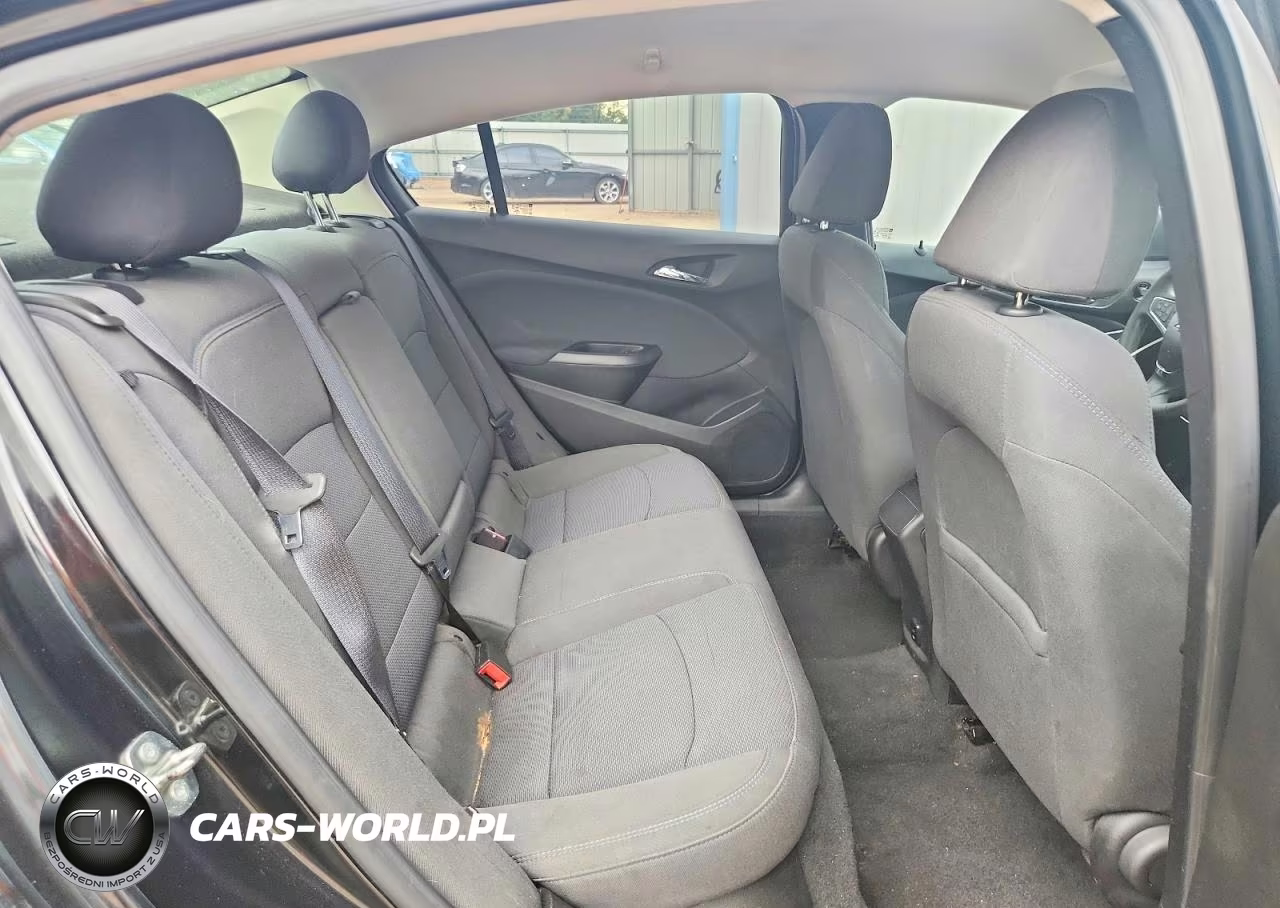 2018 Chevrolet Cruze Lt VIN:1G1BE5SM8J7235285 - 10