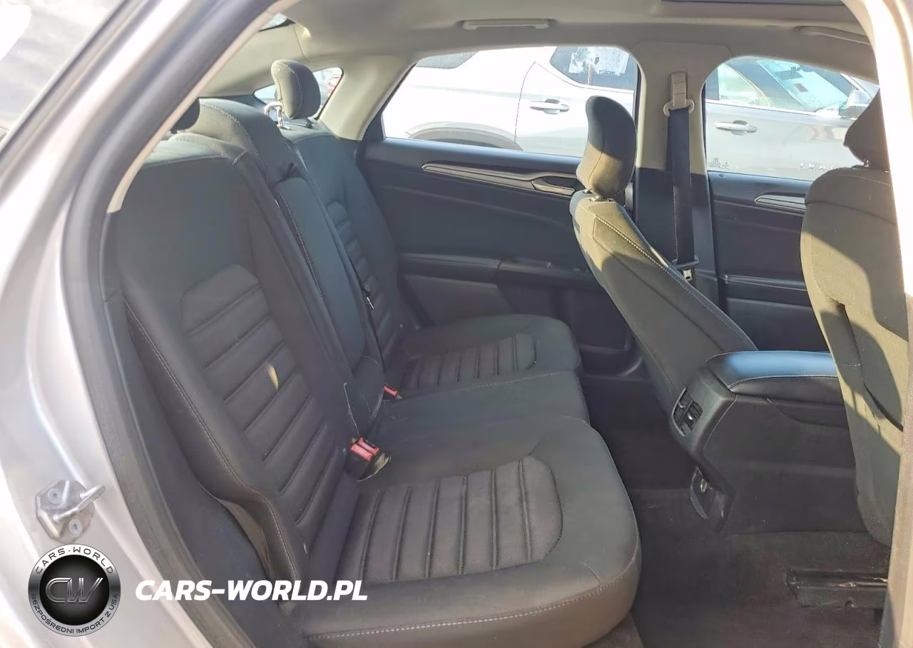 2019 Ford Fusion Se VIN:3FA6P0LUXKR119736 - 10