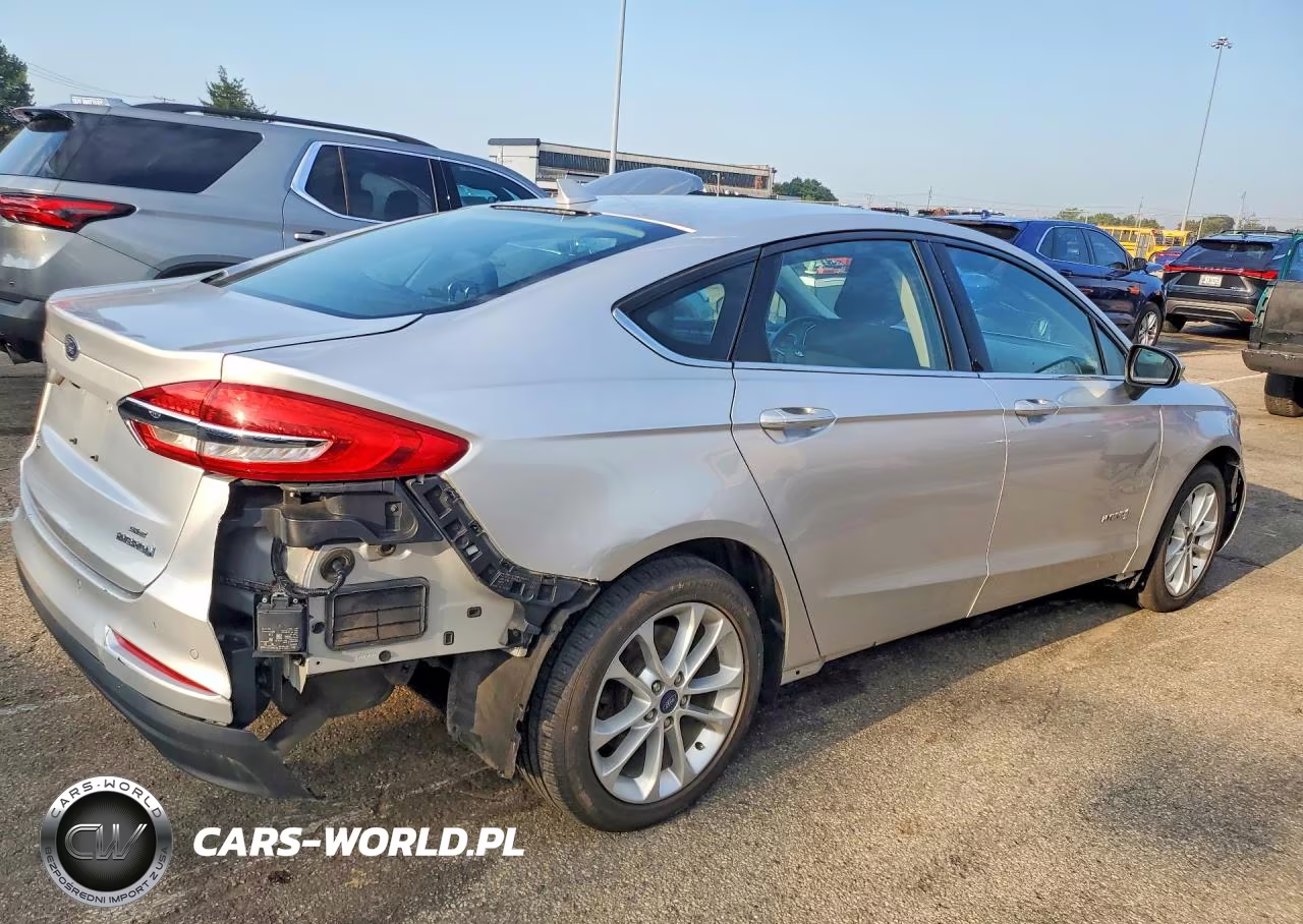 2019 Ford Fusion Se VIN:3FA6P0LUXKR119736 - 3