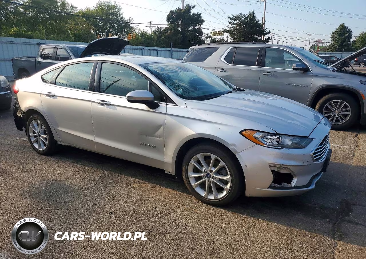2019 Ford Fusion Se VIN:3FA6P0LUXKR119736 - 4