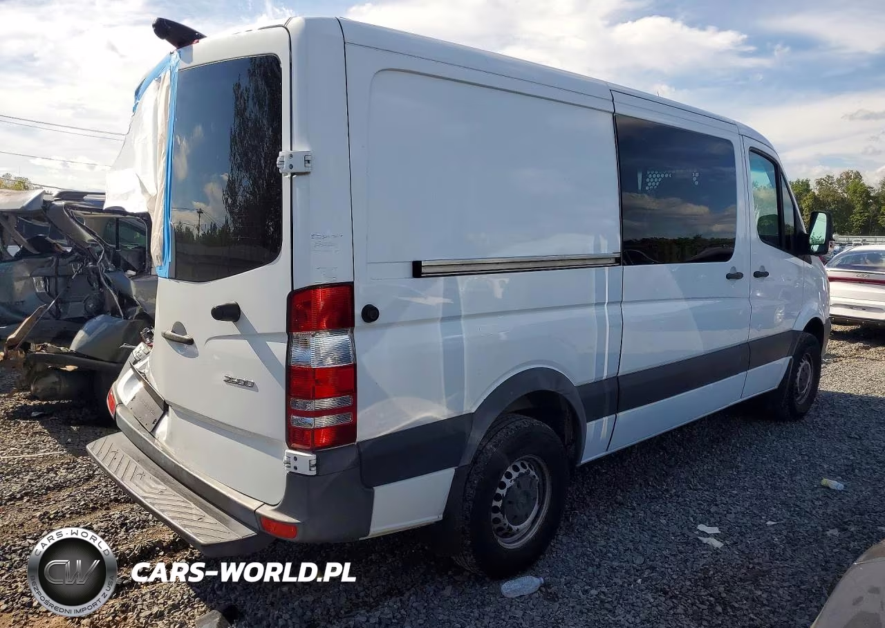 2018 Mercedes-Benz Sprinter 2500 Delivery Van VIN:WD3PE7CD5JP613712 - 3