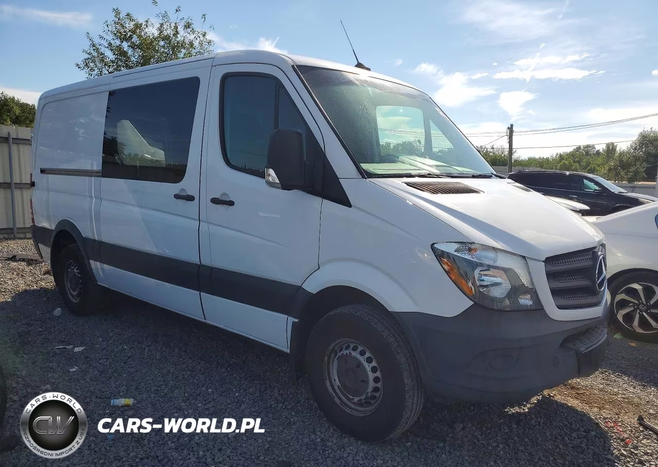 2018 Mercedes-Benz Sprinter 2500 Delivery Van VIN:WD3PE7CD5JP613712 - 4