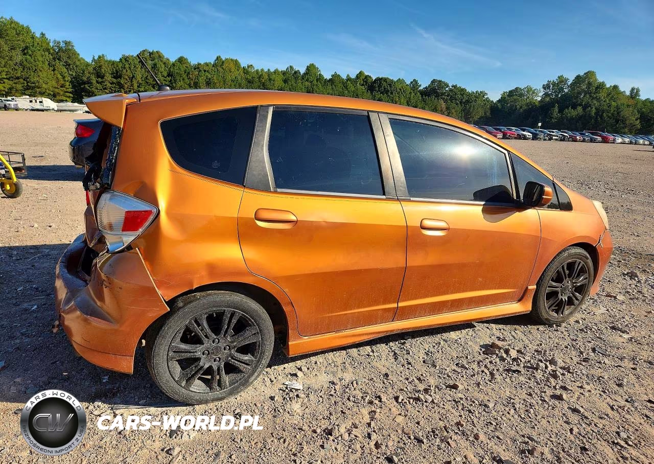 2009 Honda Fit Sport VIN:JHMGE884X9S036333 - 3