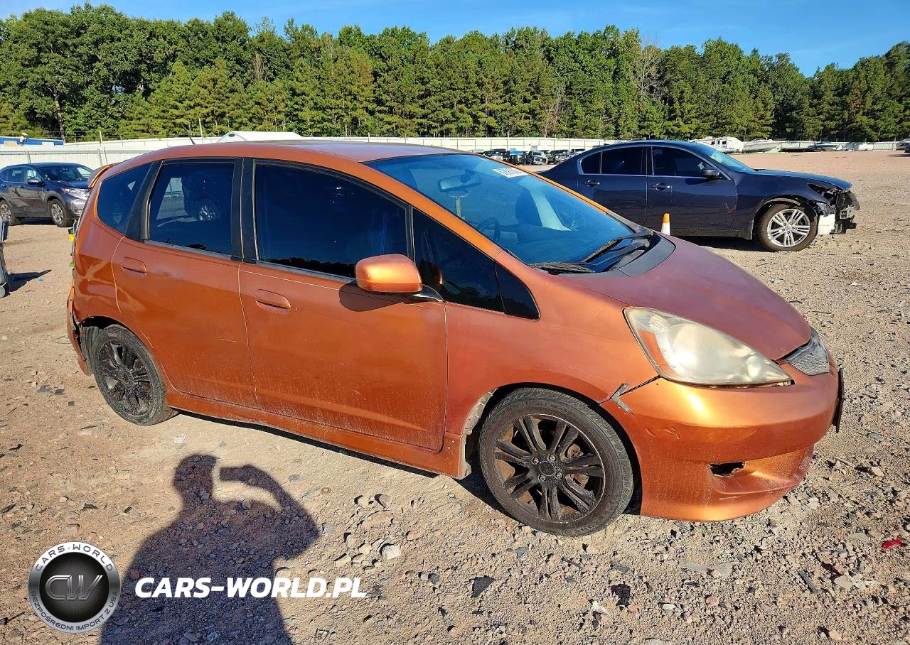 2009 Honda Fit Sport VIN:JHMGE884X9S036333 - 4