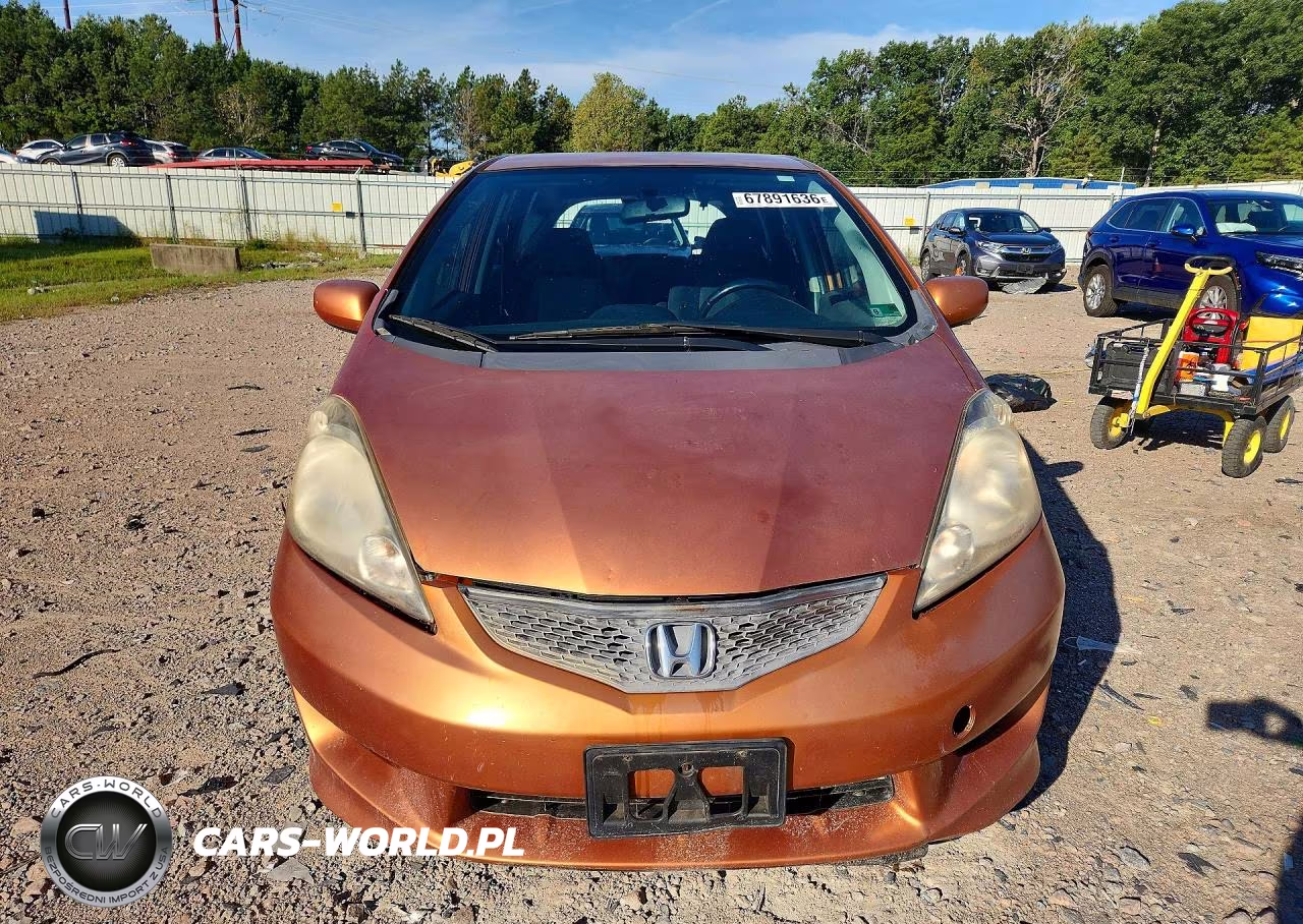 2009 Honda Fit Sport VIN:JHMGE884X9S036333 - 5