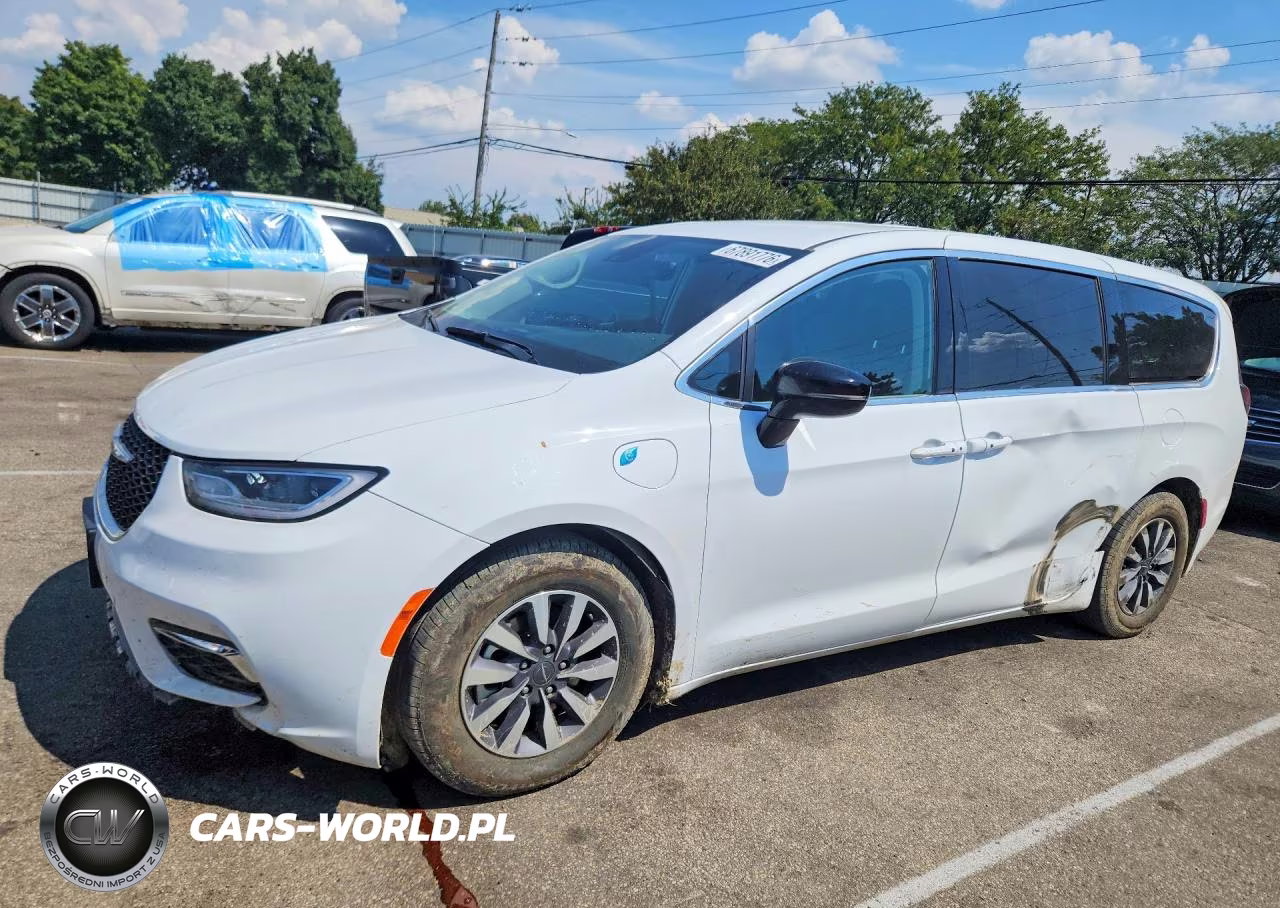 2024 Chrysler Pacifica Hybrid Select VIN:2C4RC1S72RR127334 - 1