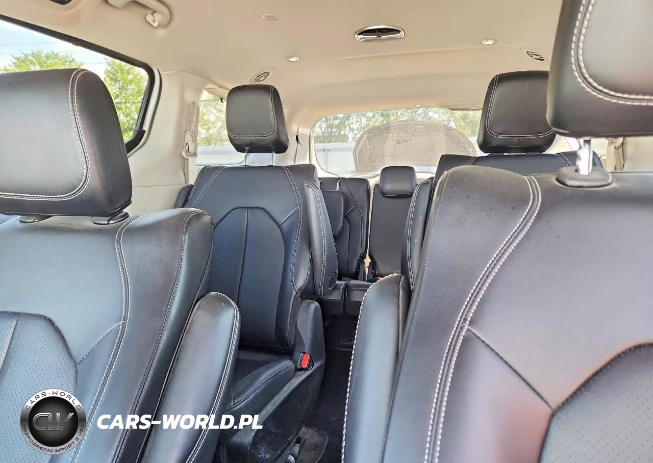 2024 Chrysler Pacifica Hybrid Select VIN:2C4RC1S72RR127334 - 10