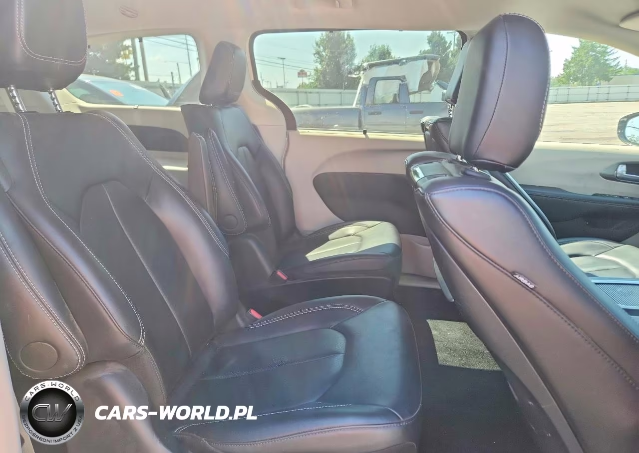 2024 Chrysler Pacifica Hybrid Select VIN:2C4RC1S72RR127334 - 11