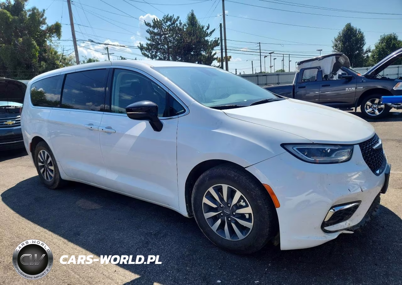 2024 Chrysler Pacifica Hybrid Select VIN:2C4RC1S72RR127334 - 4