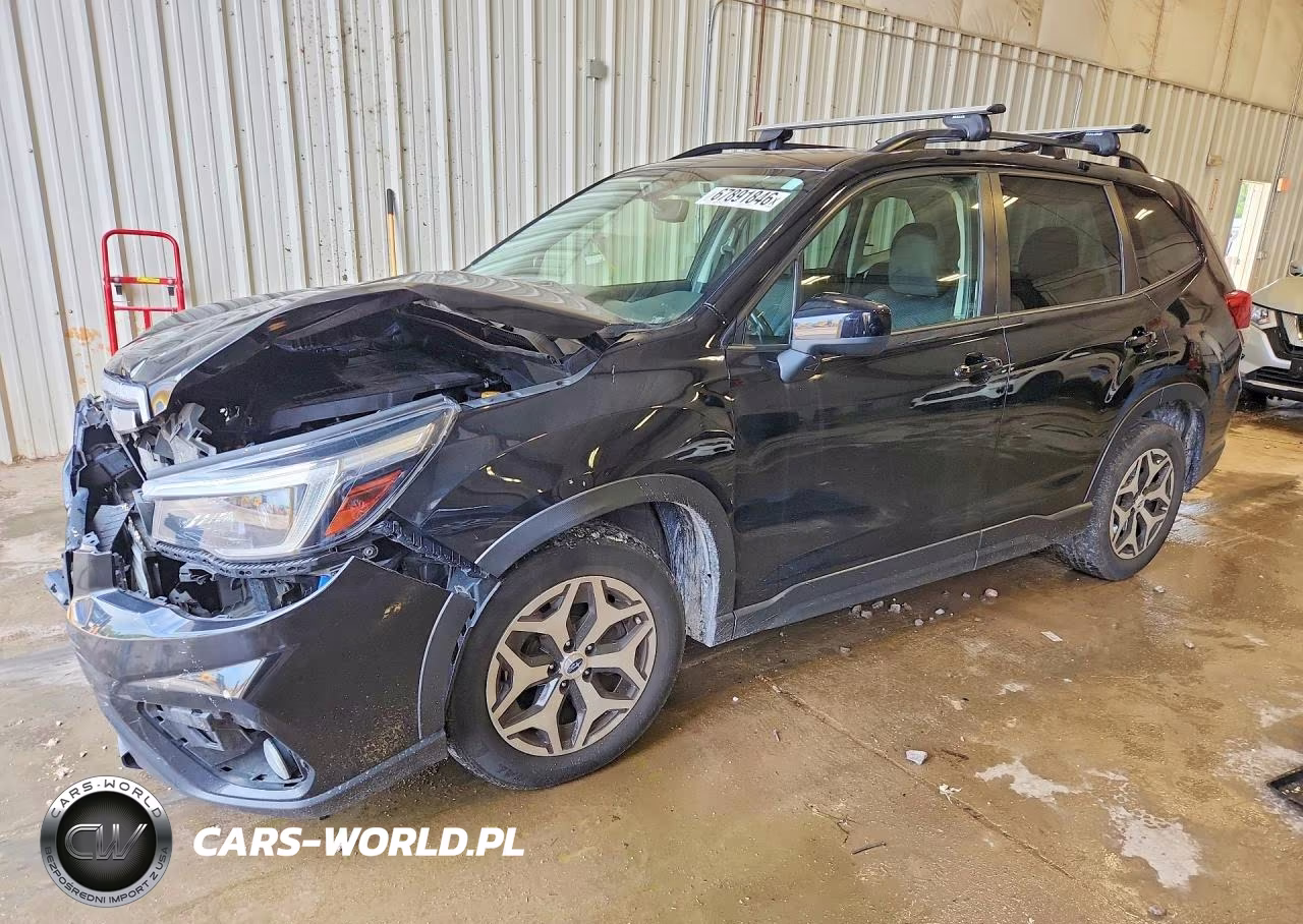 2021 Subaru Forester Premium VIN:JF2SKAFC9MH447073 - 1