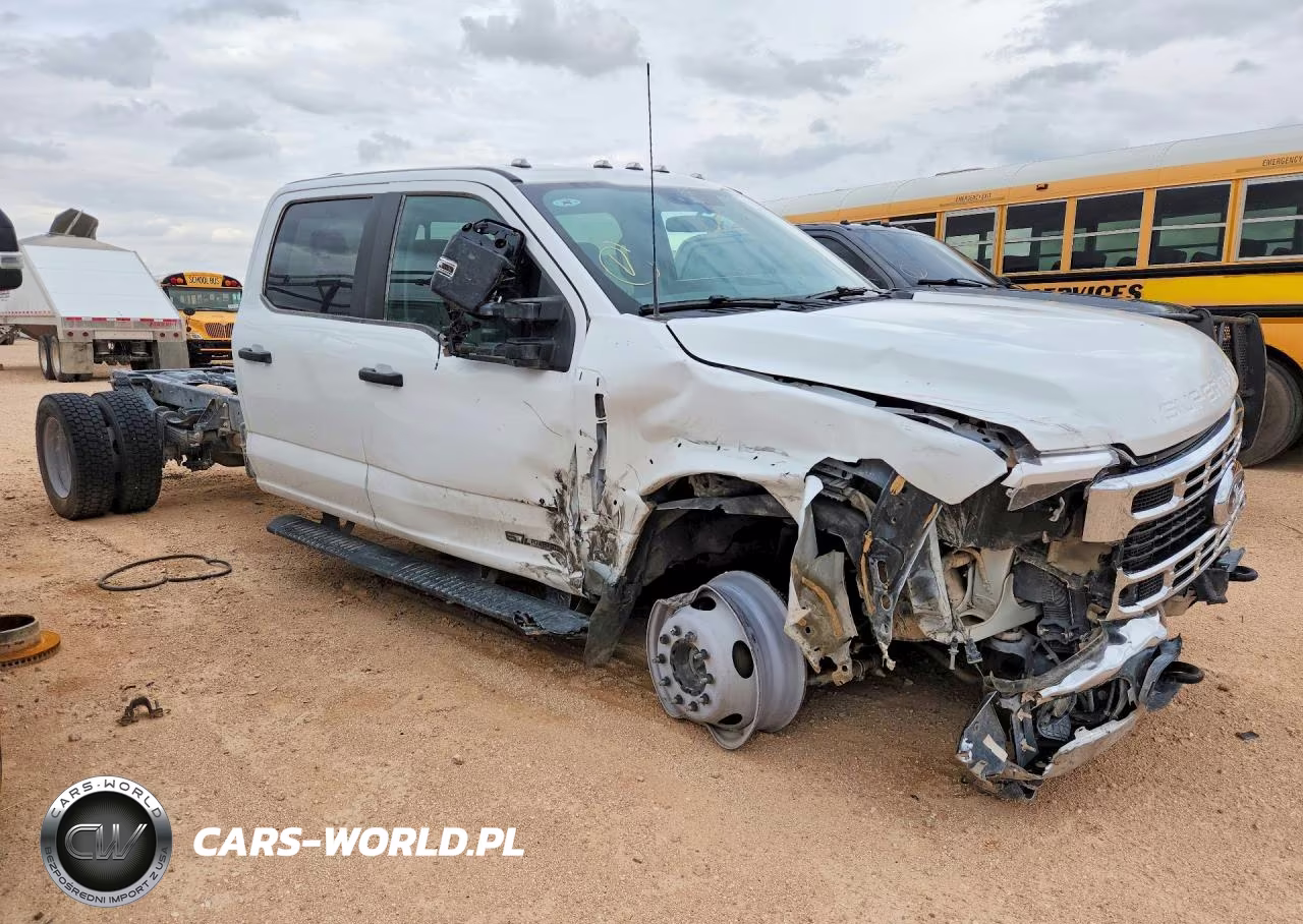 2025 Ford F550 Super Duty VIN:1FD0W5HT0SEC96035 - 4