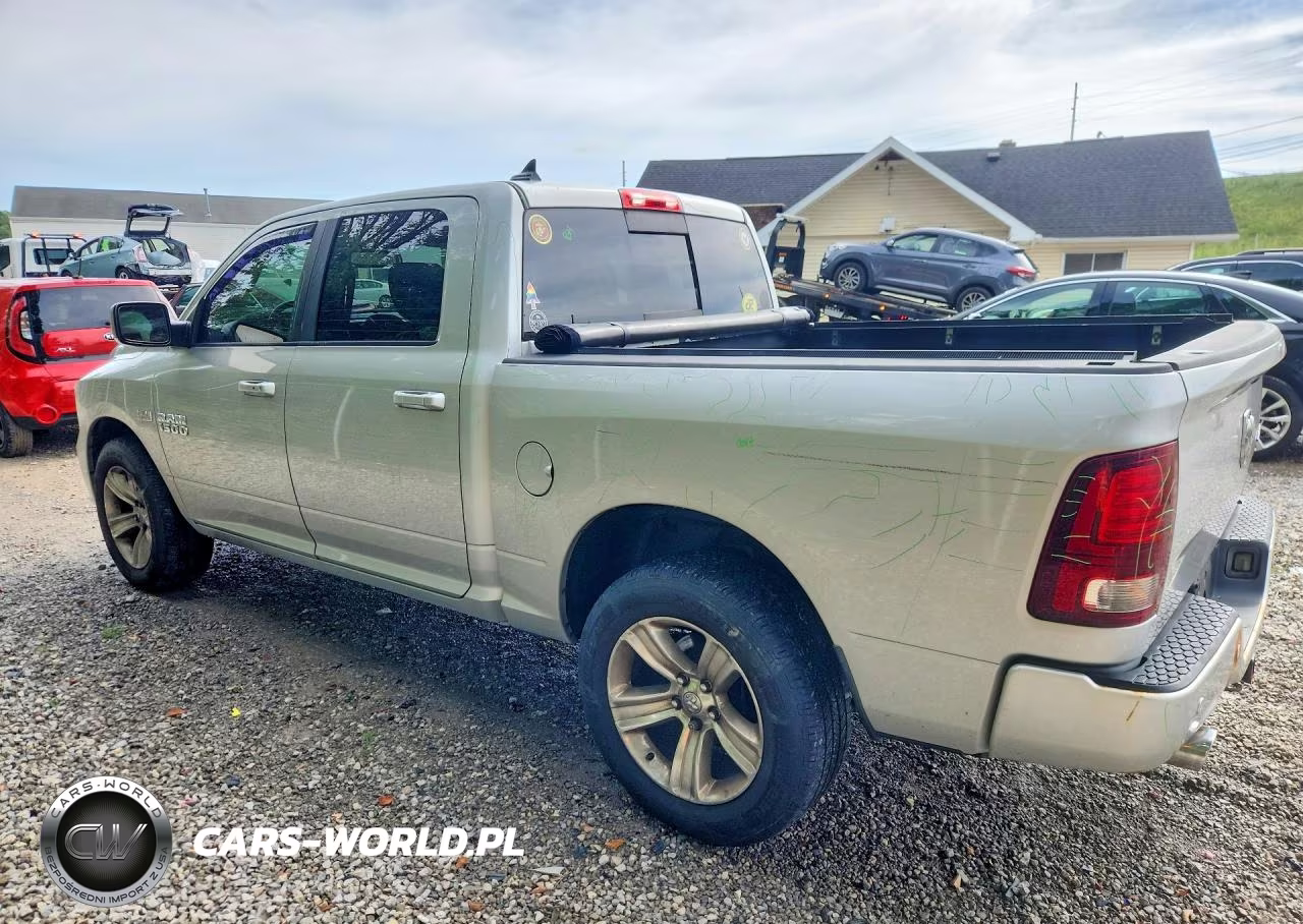 2016 Ram 1500 Sport VIN:1C6RR7MT2GS271660 - 2