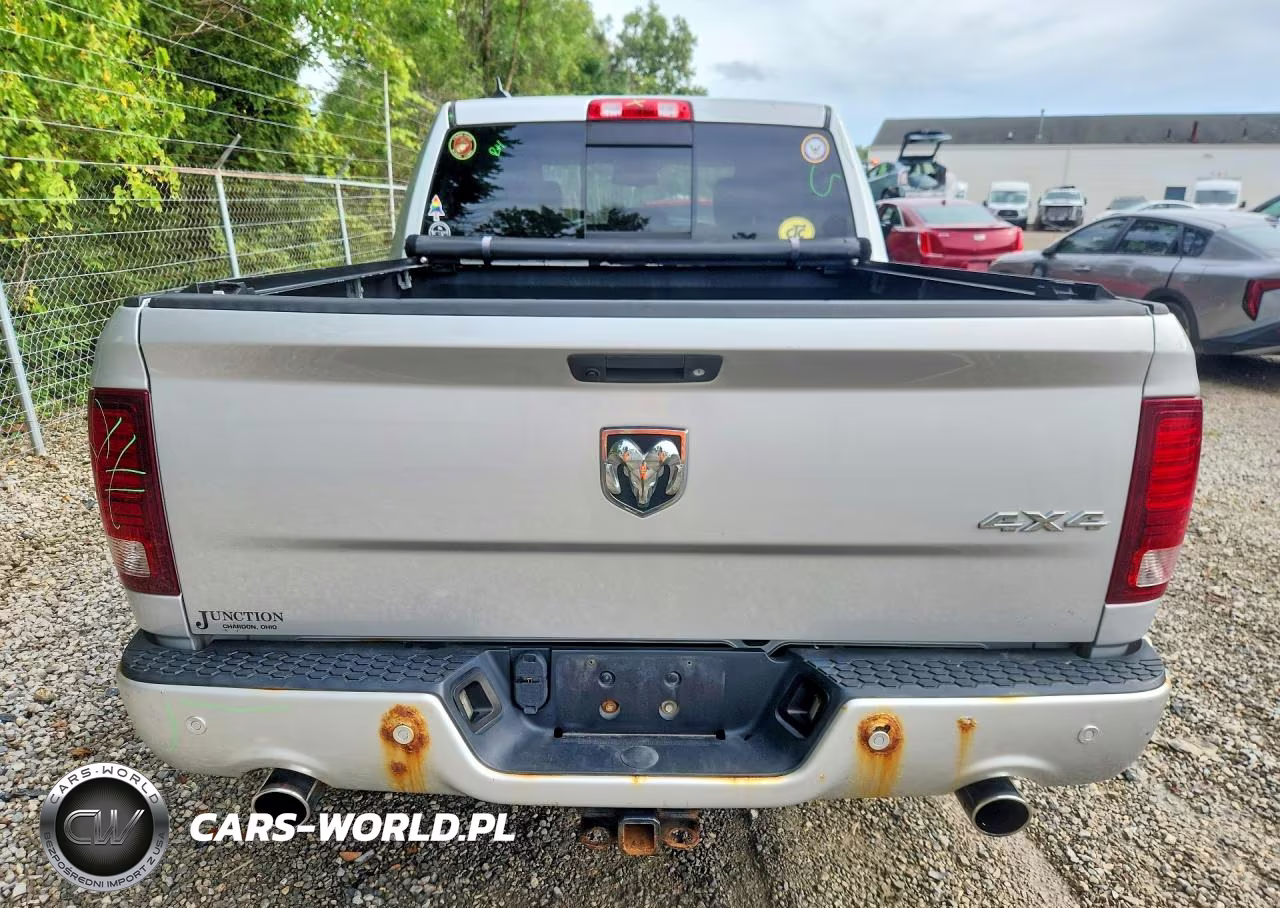2016 Ram 1500 Sport VIN:1C6RR7MT2GS271660 - 6