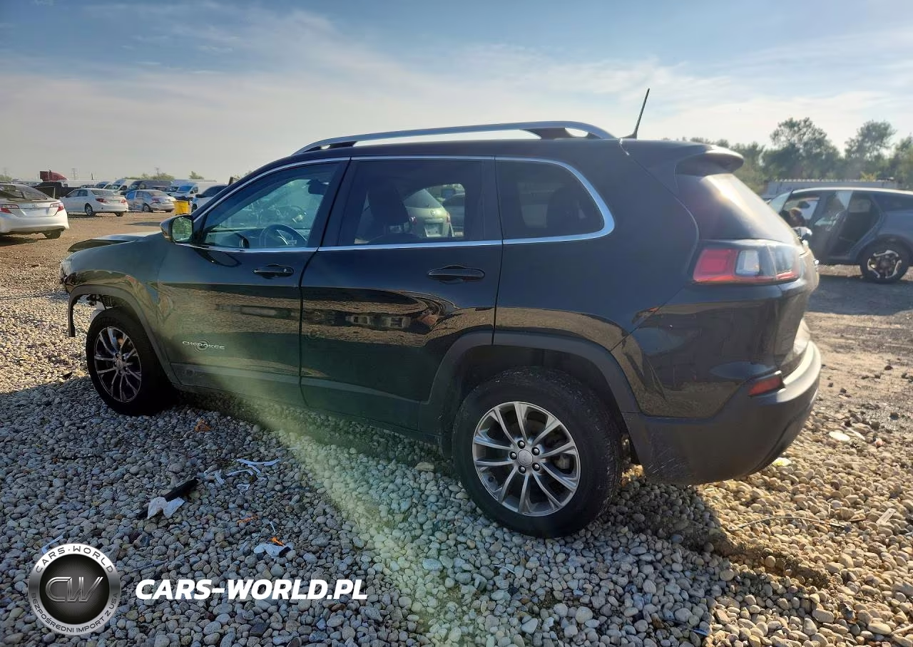 2020 Jeep Cherokee Latitude Plus VIN:1C4PJLLBXLD596256 - 2