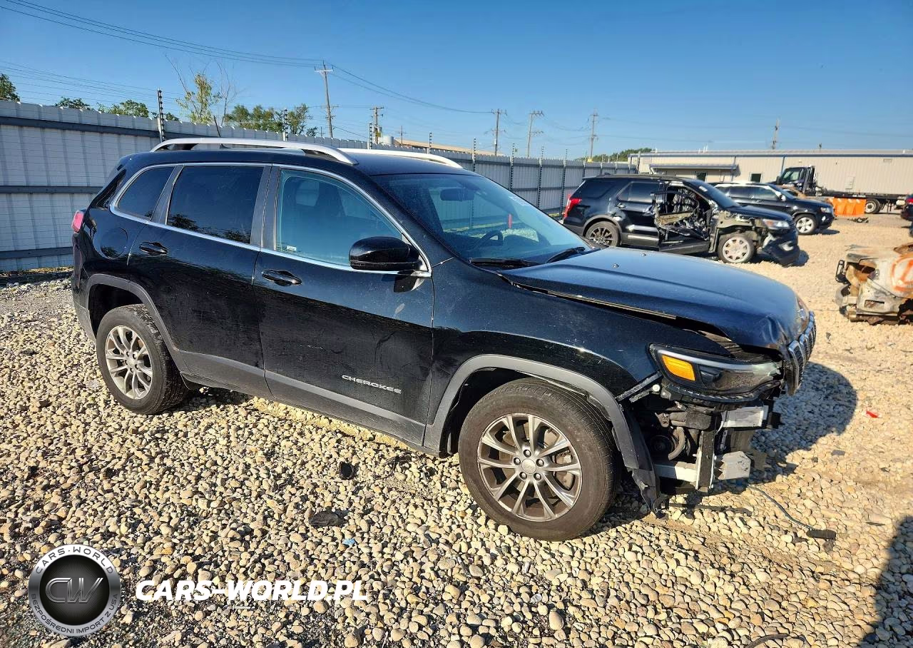 2020 Jeep Cherokee Latitude Plus VIN:1C4PJLLBXLD596256 - 4