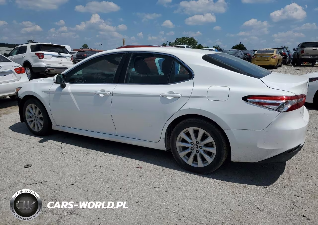 2018 Toyota Camry L VIN:4T1B11HK1JU115732 - 2