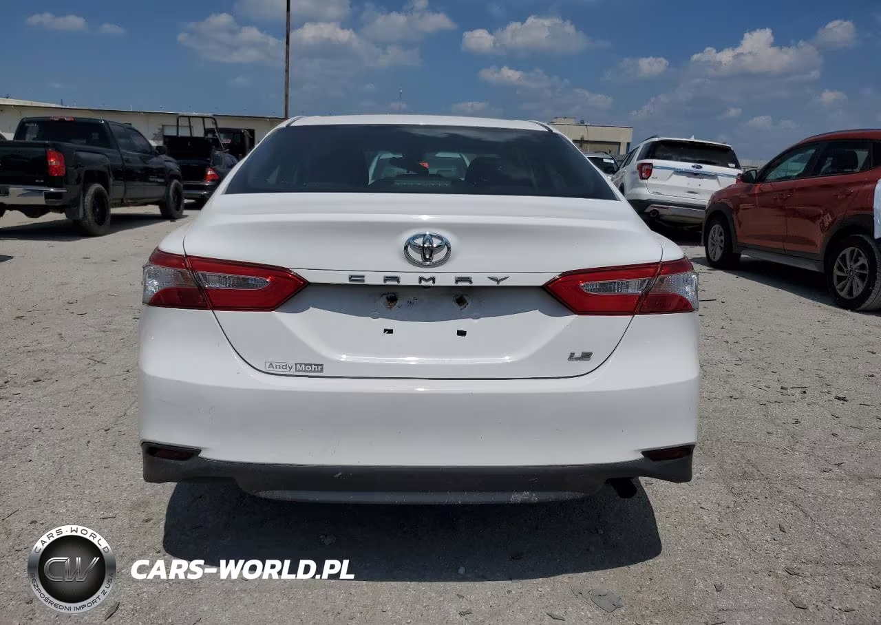 2018 Toyota Camry L VIN:4T1B11HK1JU115732 - 6