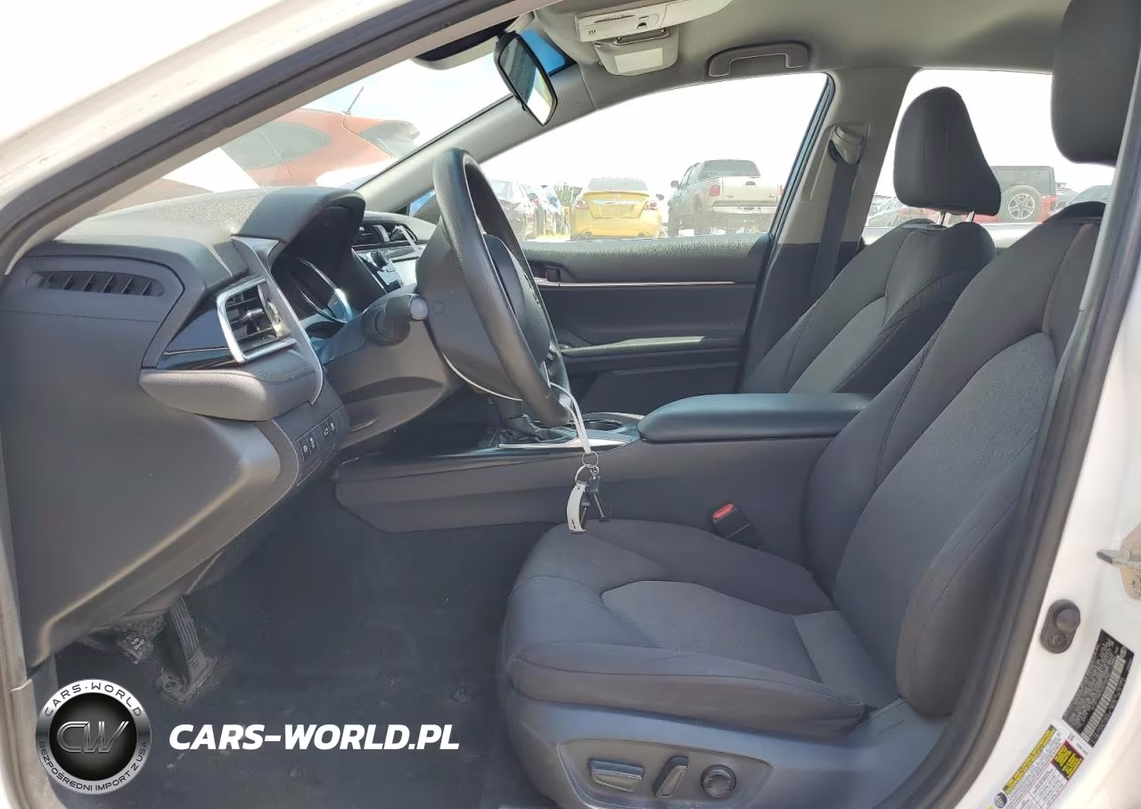2018 Toyota Camry L VIN:4T1B11HK1JU115732 - 7