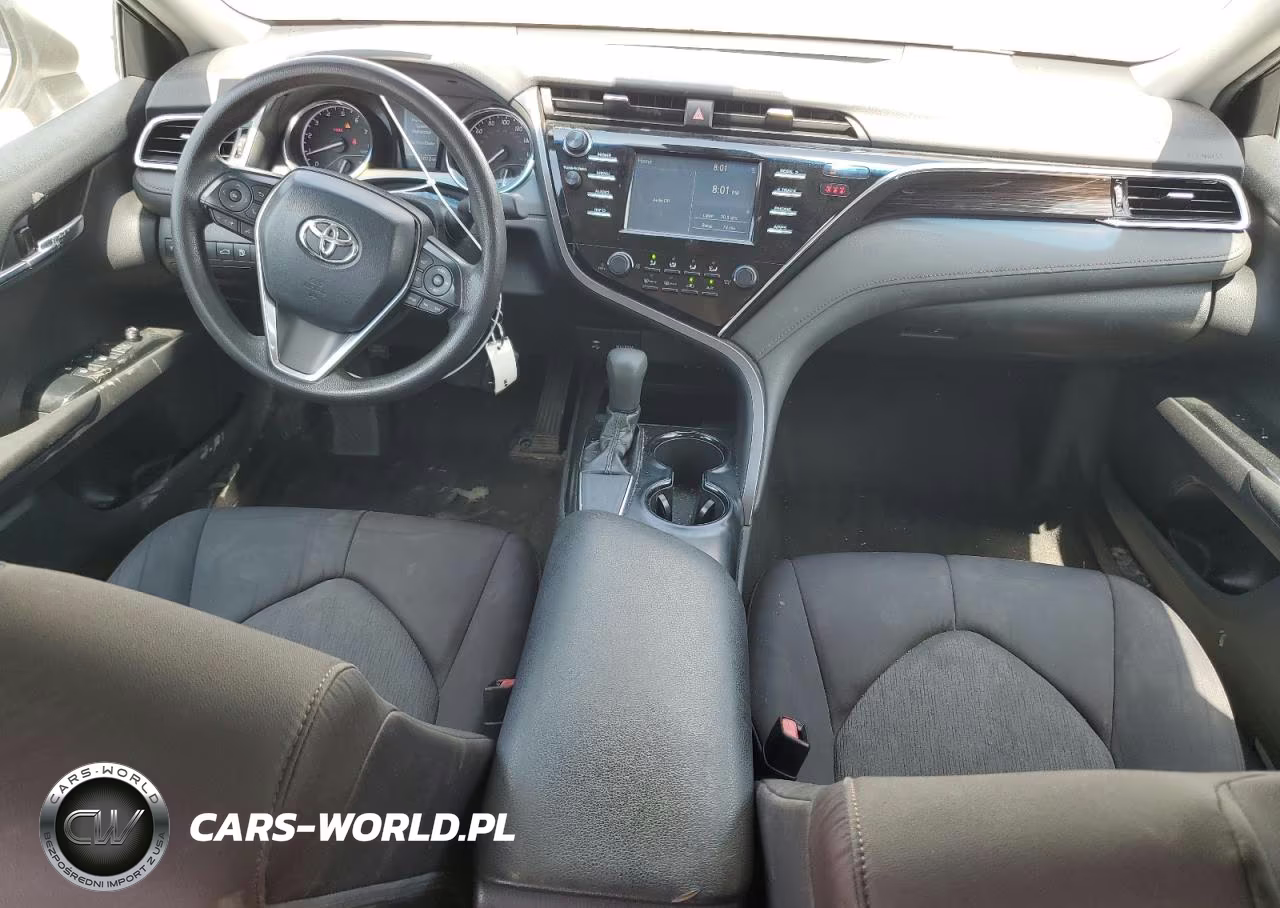 2018 Toyota Camry L VIN:4T1B11HK1JU115732 - 8