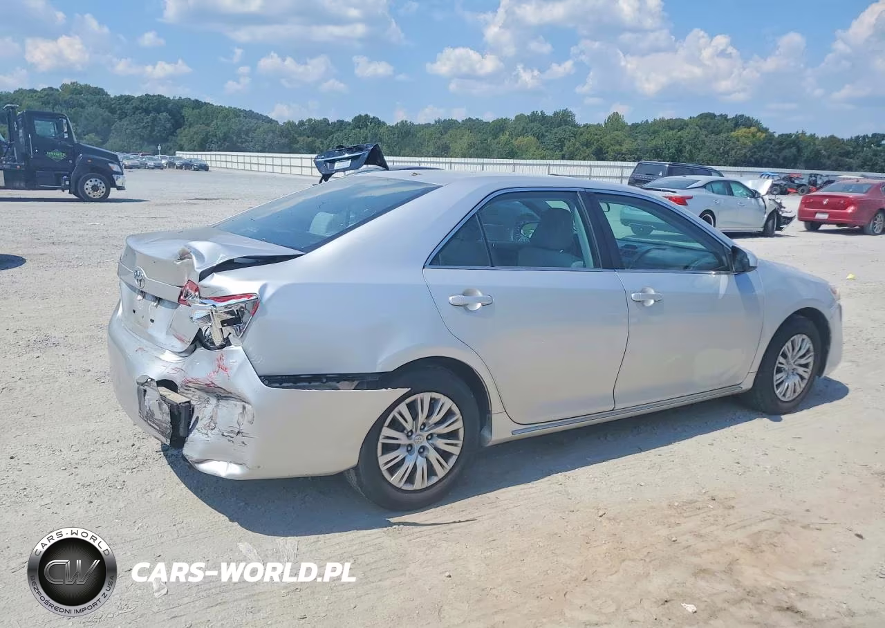 2014 Toyota Camry Le VIN:4T4BF1FK0ER410062 - 3