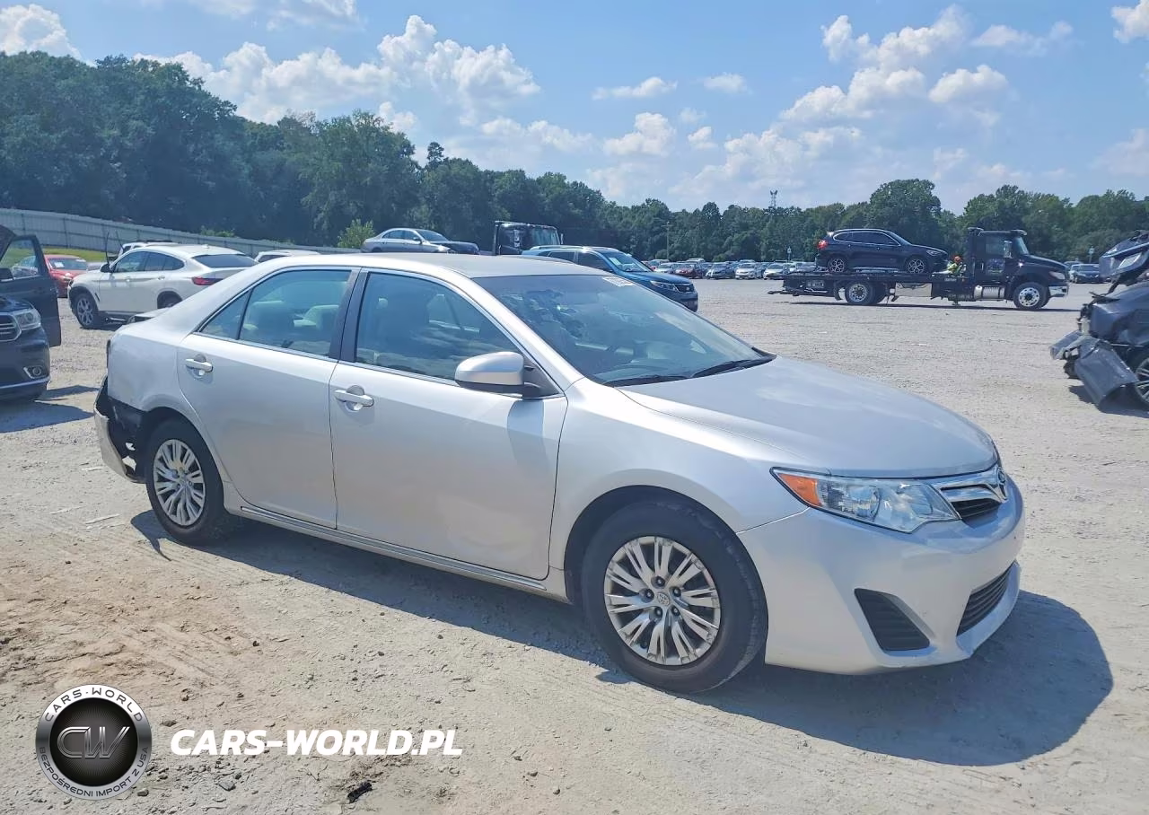 2014 Toyota Camry Le VIN:4T4BF1FK0ER410062 - 4