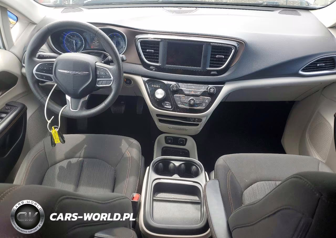 2018 Chrysler Pacifica Touring Plus VIN:2C4RC1FG2JR339388 - 8