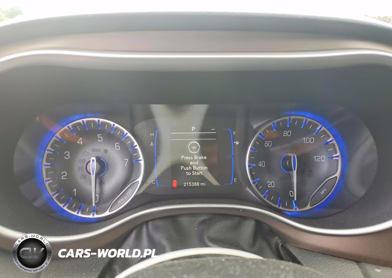 2018 Chrysler Pacifica Touring Plus VIN:2C4RC1FG2JR339388 - 9