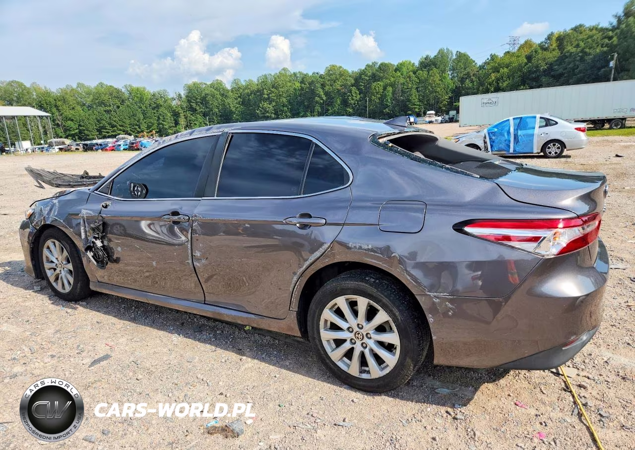 2020 Toyota Camry Le VIN:4T1C11AK8LU957033 - 2