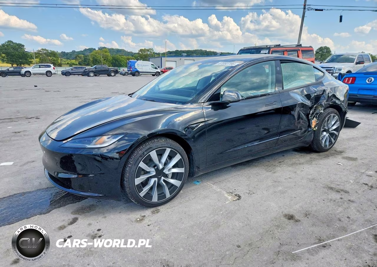 2026 Tesla Model 3 – zdjęcie 1 z 12
