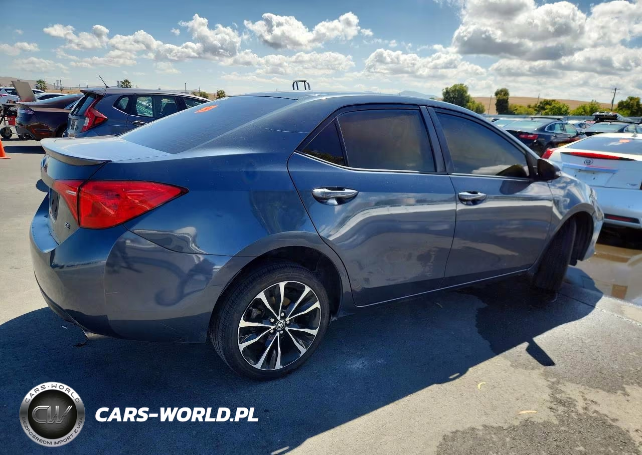 2019 Toyota Corolla Se VIN:2T1BURHE4KC173739 - 3