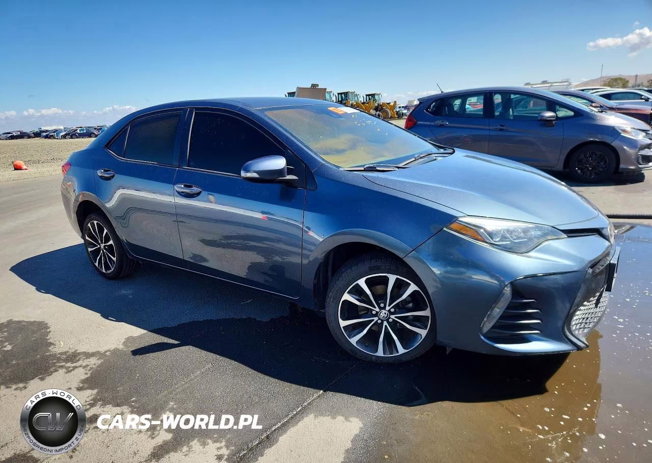 2019 Toyota Corolla Se VIN:2T1BURHE4KC173739 - 4