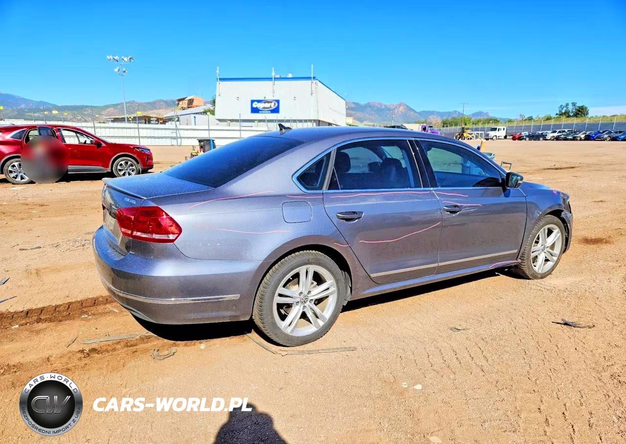 2015 Volkswagen Passat Sel VIN:1VWCT7A38FC057895 - 3