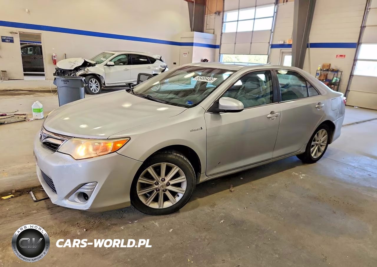 2012 Toyota Camry Hybrid Xle – zdjęcie 1 z 12