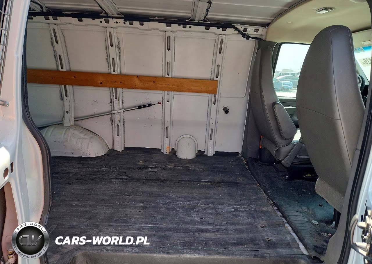2015 Chevrolet Express 2500 Cargo Delivery Van VIN:1GCWGFCF8F1194787 - 11