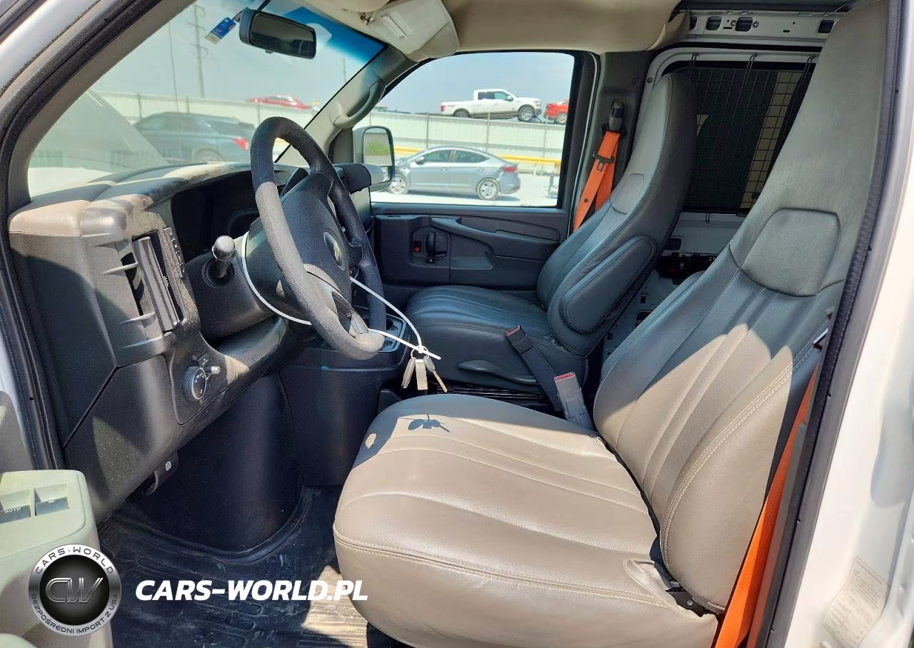 2015 Chevrolet Express 2500 Cargo Delivery Van VIN:1GCWGFCF8F1194787 - 7