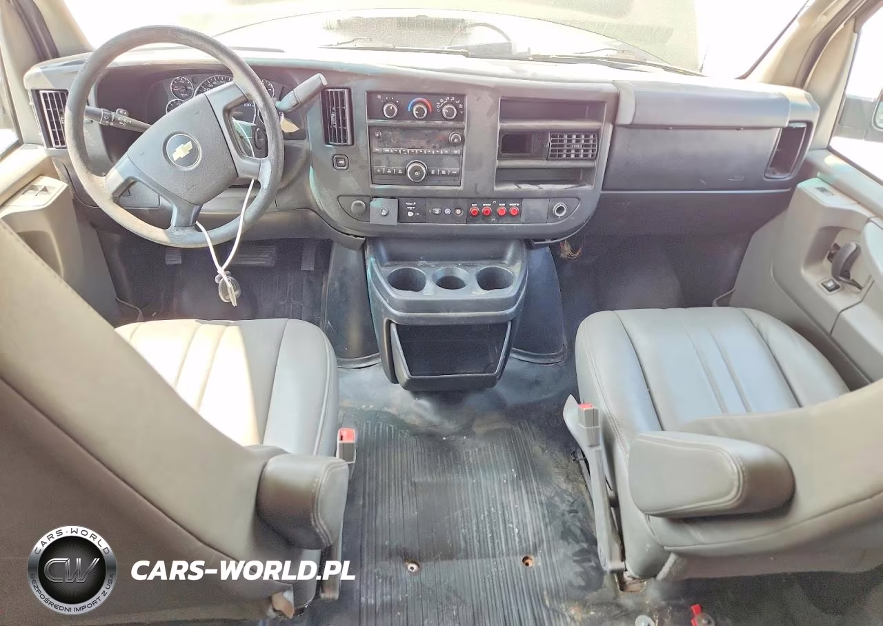 2015 Chevrolet Express 2500 Cargo Delivery Van VIN:1GCWGFCF8F1194787 - 8