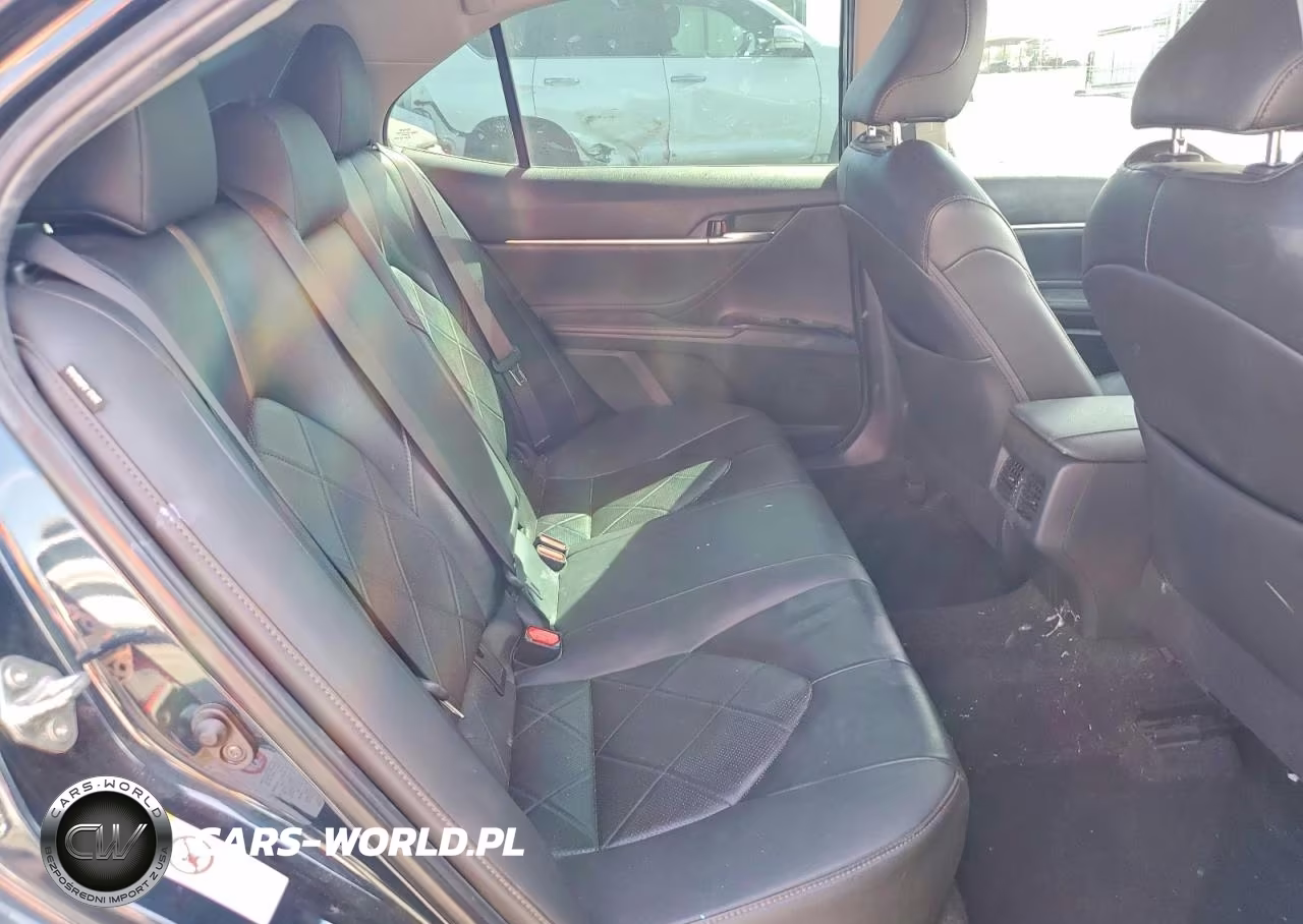 2018 Toyota Camry Xle VIN:4T1B11HK5JU553606 - 10