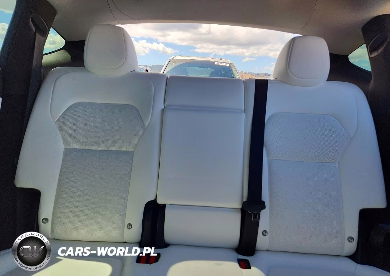 2026 Tesla Model Y VIN:7SAYGDEE3TF390997 - 10